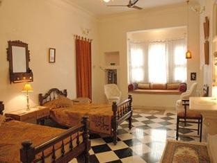 אודייפור Hotel Pahuna Haveli מראה חיצוני תמונה